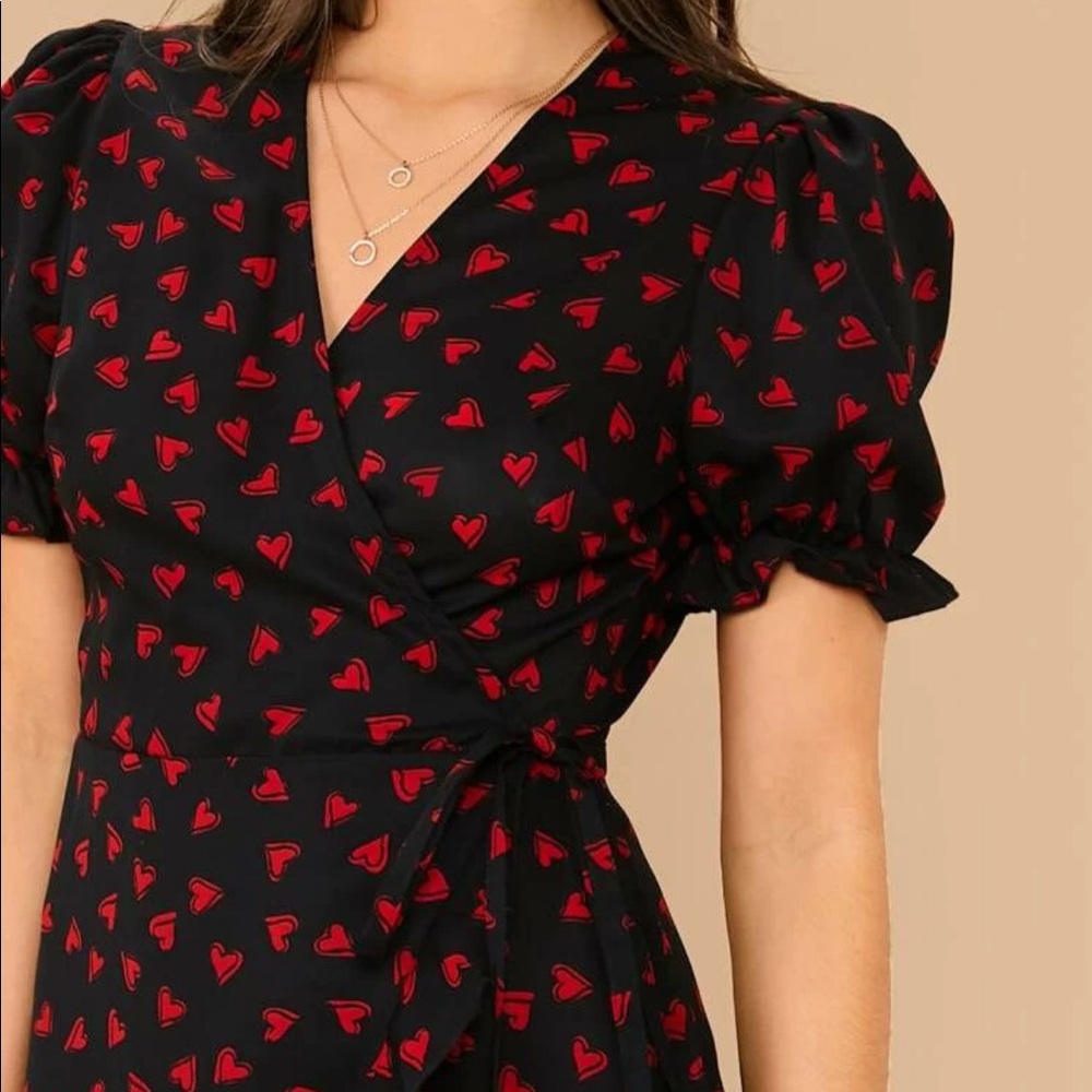 Puff sleeve surplice wrap knot side heart print dress